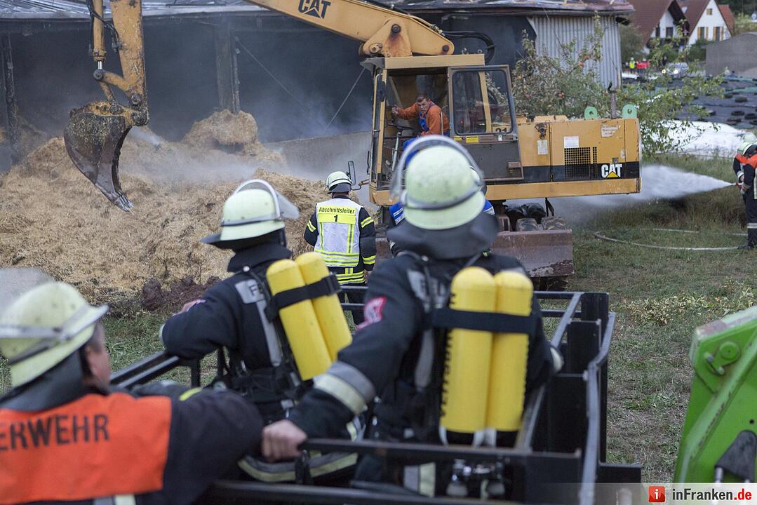 Grossbrand zerstoert Scheune in Puschendorf