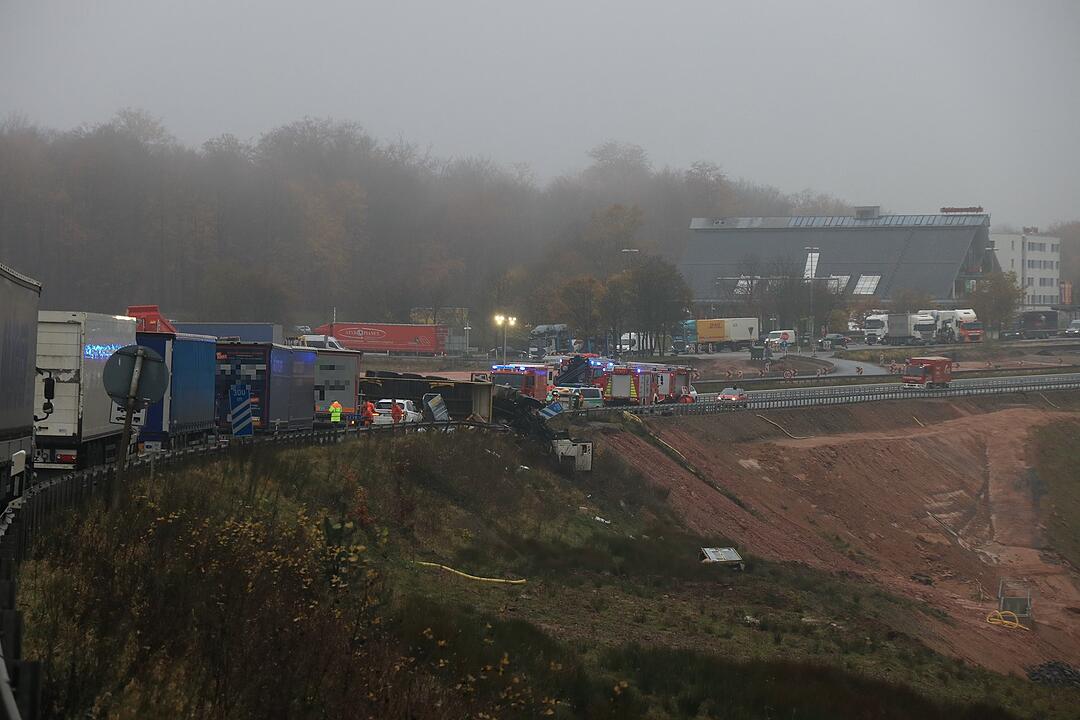 Unterfranken: Drei Menschen sterben bei Lkw-Unfall auf A3
