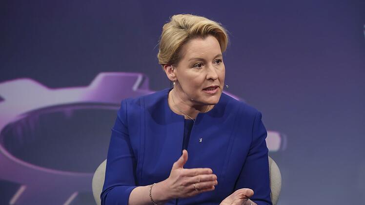 Franziska Giffey glaubt nicht dass die Steuerentlastung beim Spritpreis bei den Verbraucherinnen und Verbrauchern ankommen wird.