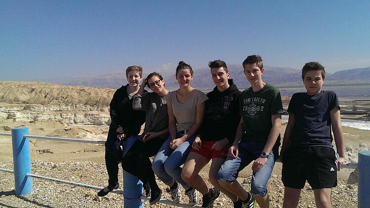 v. l. Emily Lassos, Lea Zisler, Paula Hepp, Jonathan Kinle, Andre Ahlers, Ti:zian Fella. Foto: privat