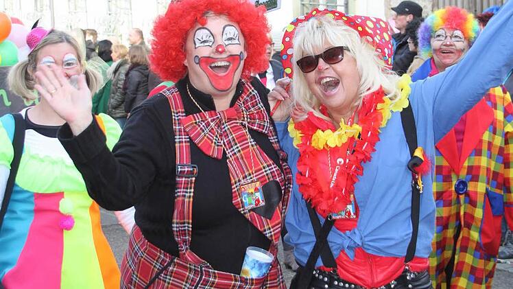 Marktplatztreiben in Stadtsteinach. Foto: Jürgen Gärtner