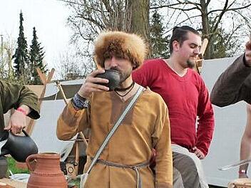 Ragnarök zieht Menschen an, die an nordischer Kulturhistorie interessiert sind.  Foto: Archiv