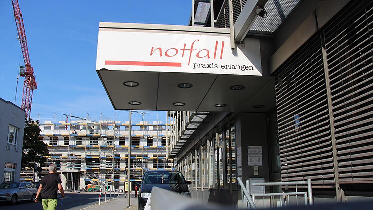 Die Notfallpraxis in Erlangen liegt in der Bauhofstraße  im Stadtzentrum, nahe des Ratshauses. Parkmöglichkeiten sind rar. Christian Bauriedel