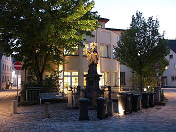 Dunkle Zeiten hat das Bürgerspital in den vergangenen 678 Jahren immer wieder erlebt. Nun zieht der Stadtrat einen Schluss-Strich zum Jahresende, will das Gebäude jedoch im Sinn des Stiftungszweckes weiter für die Altenhilfe nutzen.
