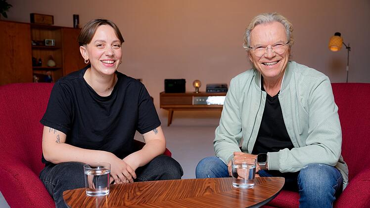 Entertainer Wolfgang Lippert und Influencerin Olivia Schneider haben ein Faible f&uuml;r DDR-Alltagskultur.