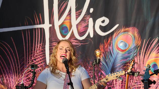 Sie sagt, was sie denkt. Sie singt, was sie f&uuml;hlt. Miss Allie begeisterte bei ihrem Auftritt am Samstagabend auf der Seeb&uuml;hne in Bad Staffelstein.Andrea Herdegen