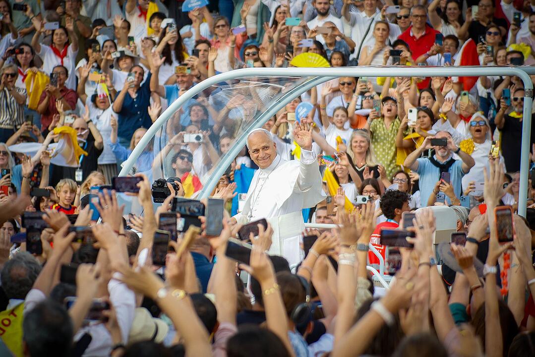 Papst Leo XIV. besucht Spanien - Olympiastadion