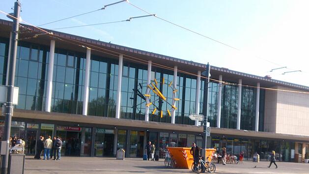 Der Hauptbahnhof in W&uuml;rzburg. Foto: Daniela Deeg