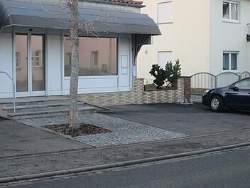 Die aufgegebene Metzgerei in der Schweinfurter Straße wird zum Döner-Imbiss.  Foto: Winfried Ehling