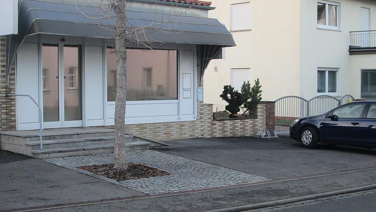 Die aufgegebene Metzgerei in der Schweinfurter Straße wird zum Döner-Imbiss.  Foto: Winfried Ehling