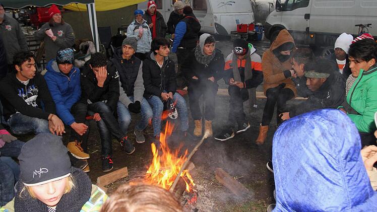 Viele Flüchtlinge aus Eltmann waren zu Gast bei der Wallburg-Weihnacht.