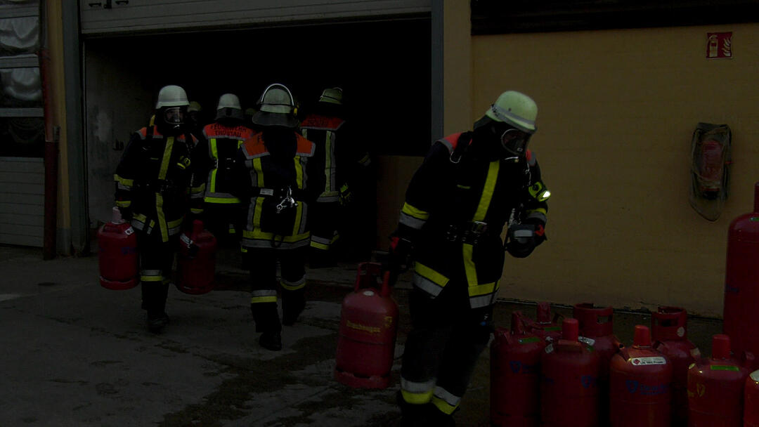 Lagerhalle in Wunsiedel komplett abgebrannt - Schaden enorm, Einsturzgefahr