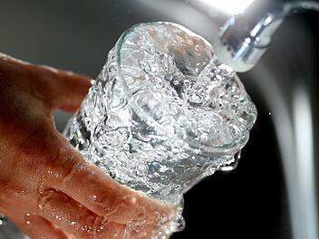 30 Cent mehr wird das Trinkwasser künftig in der Marktgemeinde  Schondra kosten. Das hat der Marktgemeinderat in seiner jüngsten Sitzung beschlossen