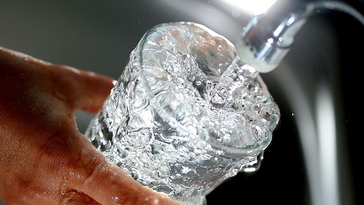 30 Cent mehr wird das Trinkwasser künftig in der Marktgemeinde  Schondra kosten. Das hat der Marktgemeinderat in seiner jüngsten Sitzung beschlossen