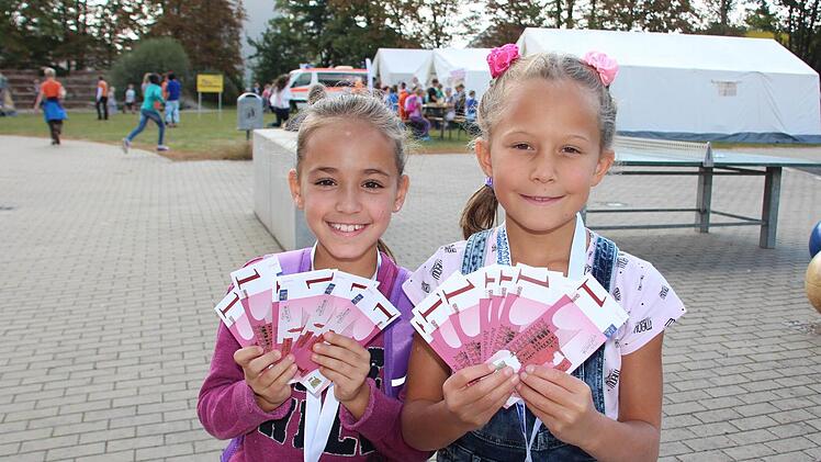 Sara und Dilara waren fleißig und haben schon viele Quaks verdient.