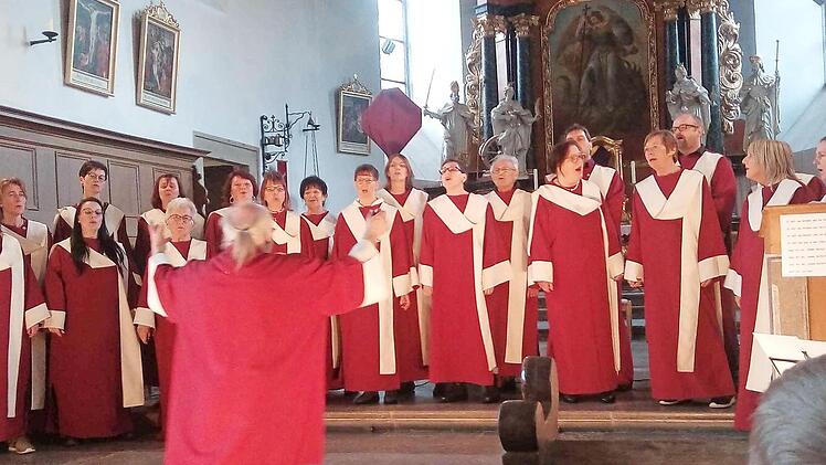 Der Gospelchor Zeil besteht seit zehn Jahren und überzeugte bei seinem Konzert in Sankt Michael.  Foto: pr
