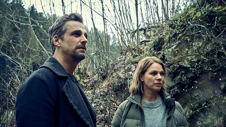 Maris (Jessica Schwarz) und Konrad Diener (Max von Thun) ermitteln mal wieder auf unterschiedlichen Zeitebenen - und bekommen dabei immer wieder mythische Geschichten zu hören.