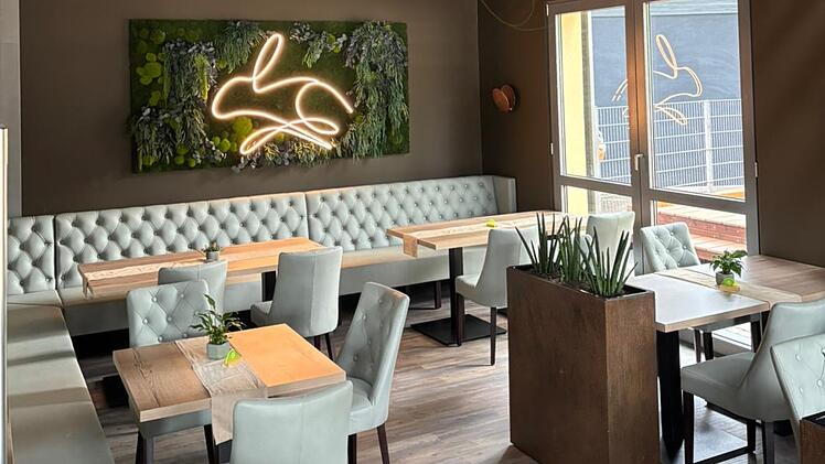 Das Restaurant Housnkuh verbindet Restaurant mit Biergartenbetrieb und Caf&eacute; in einem.