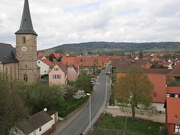 Die Hauptstraße von HetzlesFoto: fra-press