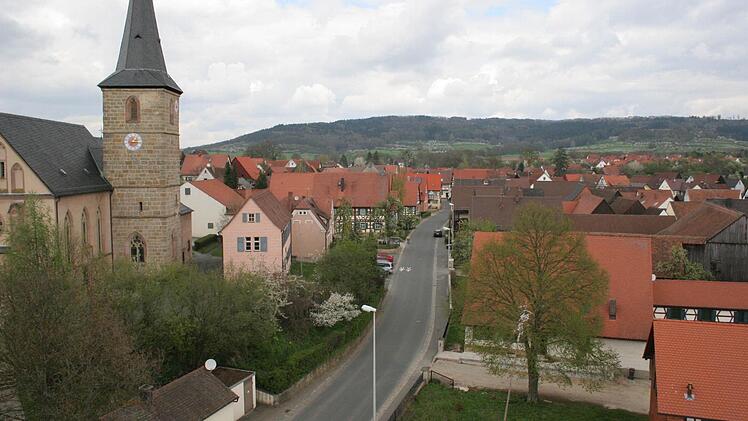 Die Hauptstraße von HetzlesFoto: fra-press