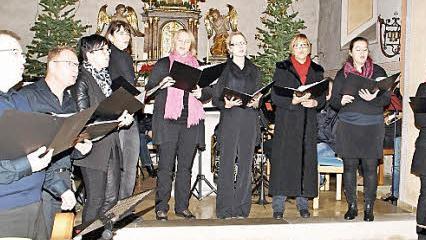 Mitreißend, international, textsicher und stimmgewaltig: Eine feste Größe der Schleichacher Weihnacht ist die Gospelgruppe.