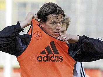 Gehört mit zum Kompetenz-Team im Sportpark: Europameister Christian Ziege, hier auf einem Archivbild von 2004.  Foto: Matthias Schrader (dpa)