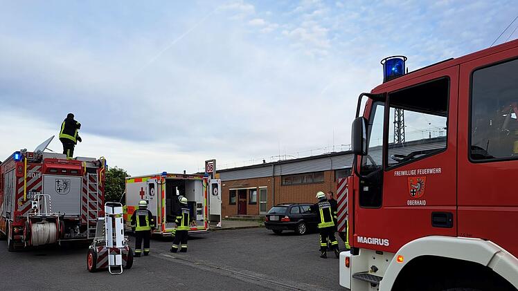 Oberhaid: Lokführer in ICE fühlt sich nicht gut - Feuerwehr muss ihn aus Lok befreien