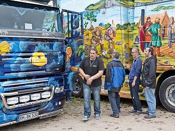 Manchmal versuchen die Trucker, sich mit den Airbrush-Kreationen auf ihren mächtigen Fahrzeugen gegenseitig zu übertreffen.  Foto: Klaus Gagel/Archiv