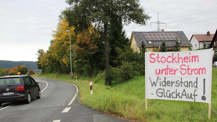Seit Montag stehen die Hinweisschilder rund um Haig und Haßlach. Foto: Lisa Kieslinger