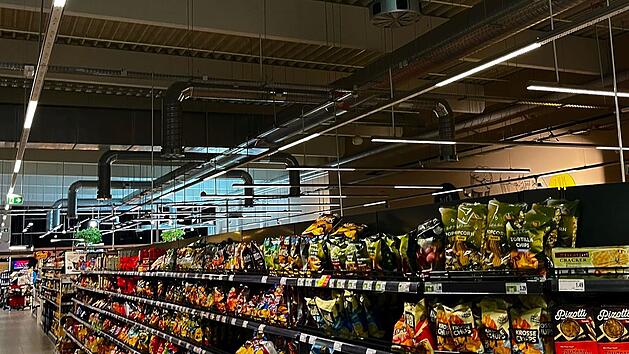 W&uuml;rzburg: Stromausfall in Edeka-Markt - "Mussten den ganzen Laden schlie&szlig;en"