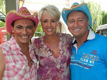 Matthias Mangiapane und Hubert Fella mit der Moderatorin der Sendung, Sonja Zietlow. Foto: privat