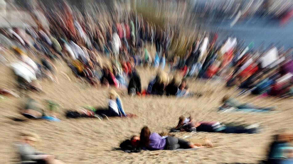 Mallorca oder Elbestrand? Deutschland wird derzeit von der Sonne verwöhnt wie selten. Foto: dpa