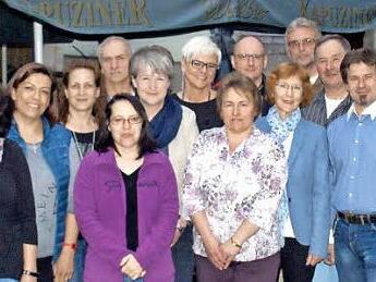 Bereits 25 oder 50 Mal spendeten diese Männer und Frauen ihr Blut für den Nächsten.  Fotos: Susanne Deuerling