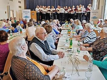 Im vollbesetzten Kulturraum hat der Gesangverein begeistert.