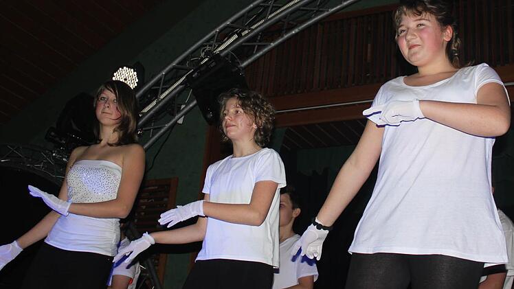 Der Auftritt der Minis war super. Im Bild: Bianka Löffler, Lena Löffler, Milena Dietrich.