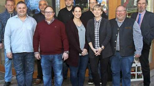 Der neue Vorstand des Ortsverschönerungsvereins Niederfüllbach (von links): Ingmar Bittner, Frank Gallinsky, Frank Rudolf, Oliver Carl, Fabian Goldschmidt, Nadine Möller, Thomas Friedel, Sabine Rudolf, Walter Esch, Bürgermeister Martin Rauscher Fotos: Michael Stelzner