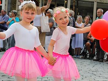 Insgesamt nahmen 50 Gruppen an dem Kinderfestzug beim Kronacher Freischießen teil. Foto: Matthias Hoch