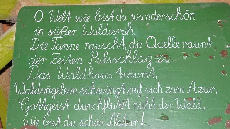 Ein Schild am Wegesrand.- Foto: Berthold Köhler