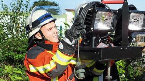 Nat&uuml;rlich wird der korrekte Umgang mit technischem bei der Pr&uuml;fung vorausgesetzt.  Foto: Timo Sokol