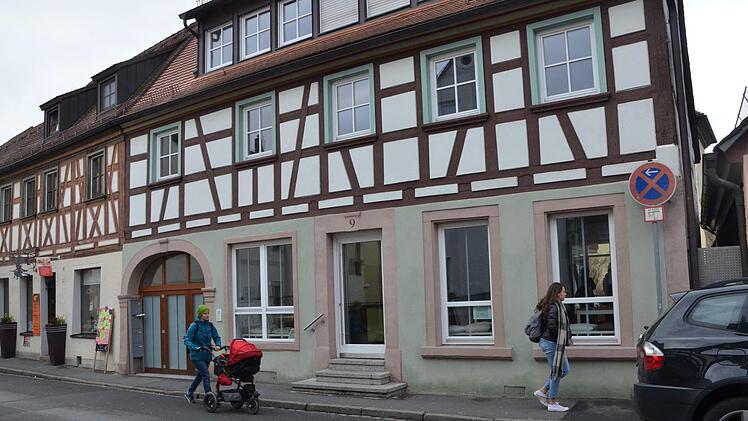 In das historische Gebäude im Steinweg zieht wieder Leben ein.