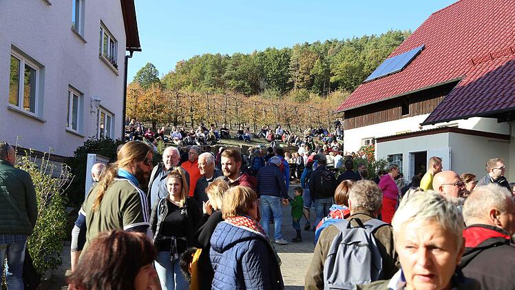 Reger Betrieb herrschte bei der Brennerei Siebenhaar in Dietzhof. Foto: Franz Galster