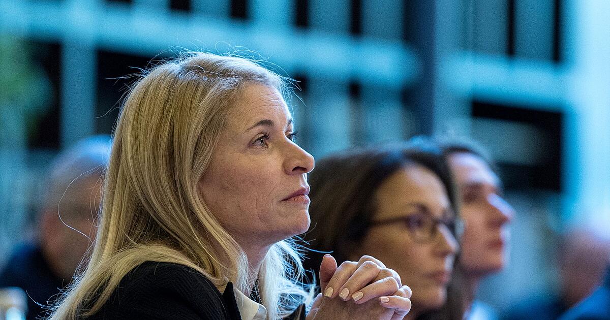 Palla-k-ndigt-Untersuchung-zu-Stuttgart-21-Verz-gerungen-an