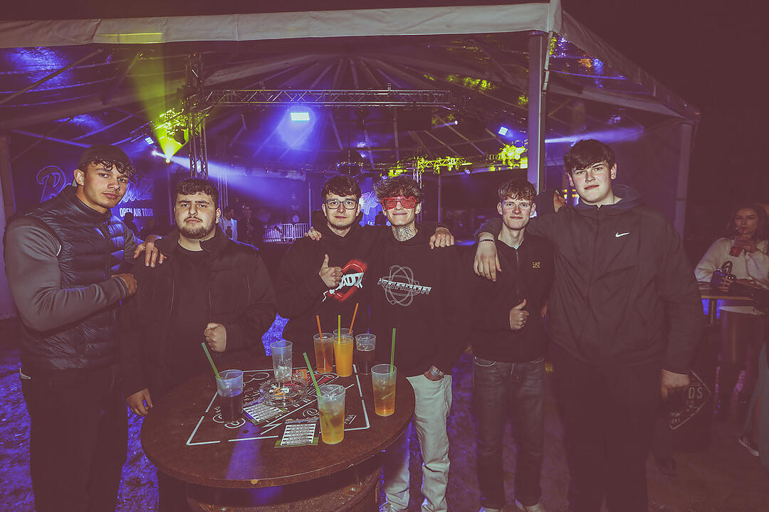 Neon Mixxed Clash m/ DJ Da Base + Nora & Chris