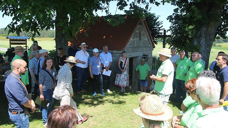Weismain: Dorfgemeinschaft erh&auml;lt bei Wettbewerb Silbermedaille