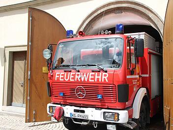 Gefährlich eng ist es für die Münnerstädter Feuerwehr in der Zehntscheune geworden. Jetzt soll ein neues Gerätehaus gebaut werden. Insgesamt will die Stadt rund elf Millionen Euro investieren.  Archiv/Thomas Malz
