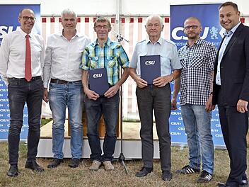Die Geehrten Josef Dirauf und Wolfgang Elflein mit Christian Meißner, Bernhard Storath, Markus Knipper und Jürgen Baumgärtner  Foto: Drossel