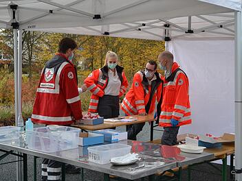 Das BRK bietet Corona-Tests an Heiligabend und den Weihnachtsfeiertagen an. Foto: Martina Bergmann/Archiv