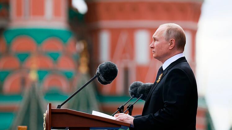 Die Welt rätselt aktuell darüber, was Putin als Nächstes vorhat. Ein Kriegsforscher hat seine Rede am 9. Mai analysiert und eine Vermutung darüber geäußert, wie der Krieg enden wird.