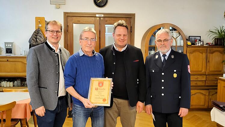 Stadt Kulmbach ernennt Ehrenmitglied der Freiwilligen Feuerwehr