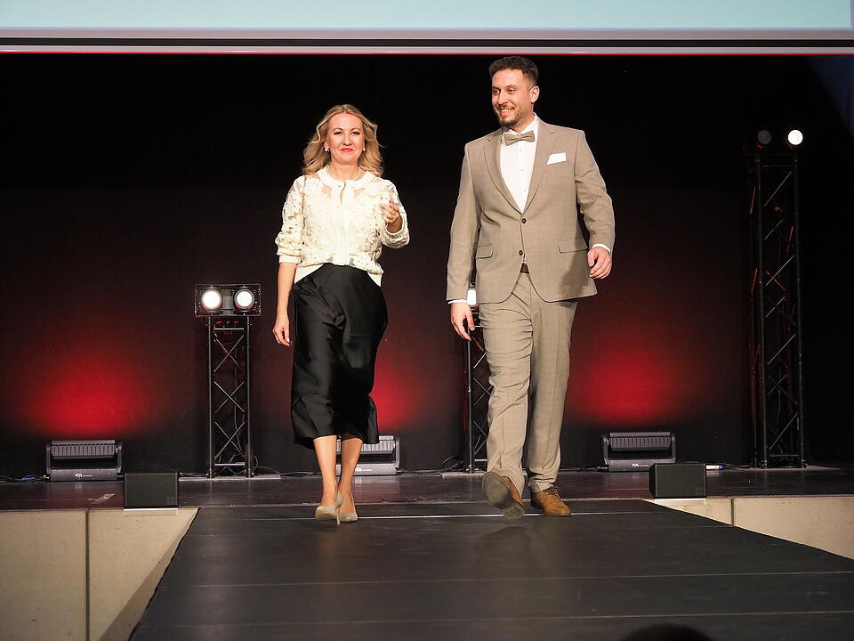 Inkl. Braut- und Festmodenschauen.